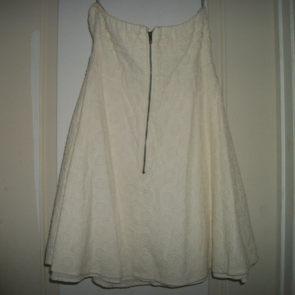 CLEAN GIRL CLASIC  GIRL SWEET CREAMY WHITE STRAPLESS TEXTURES SUNDRESS 6 - Picture 3 of 4